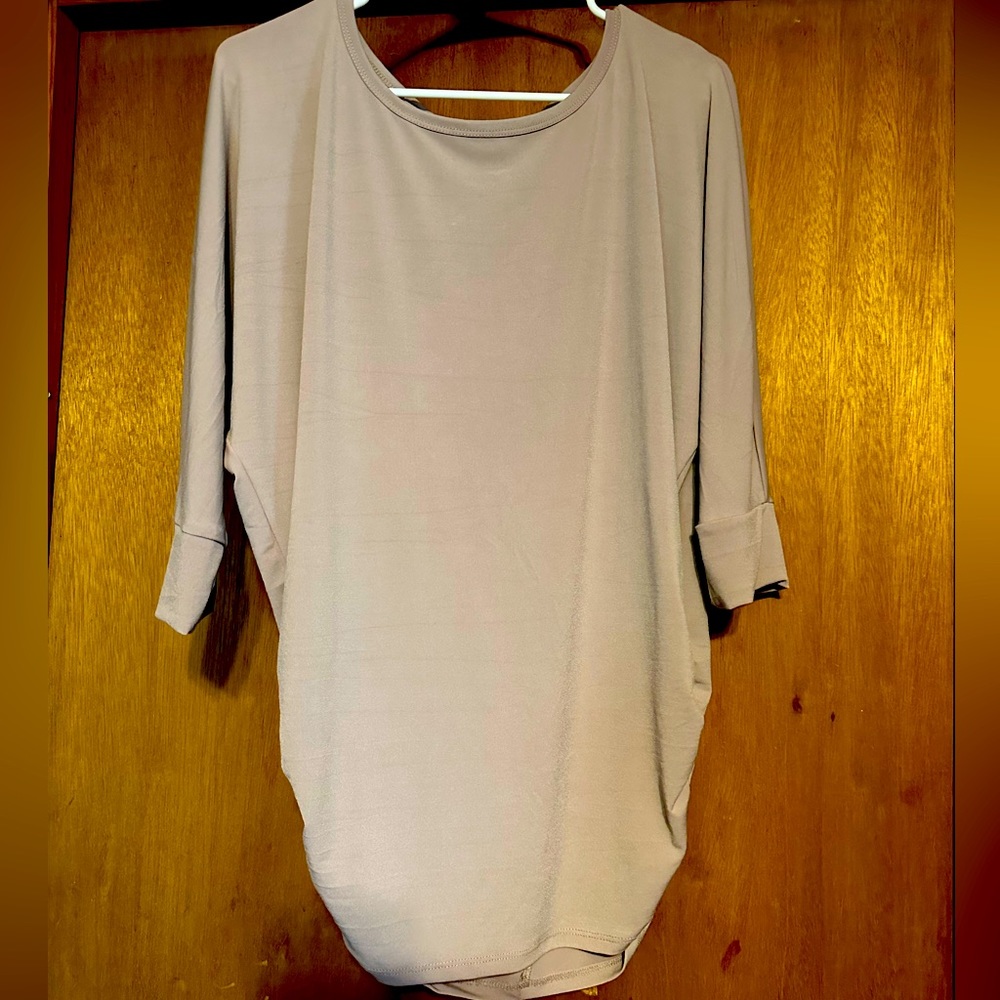 Zenana Large shirt gathered along the sides. never worn!